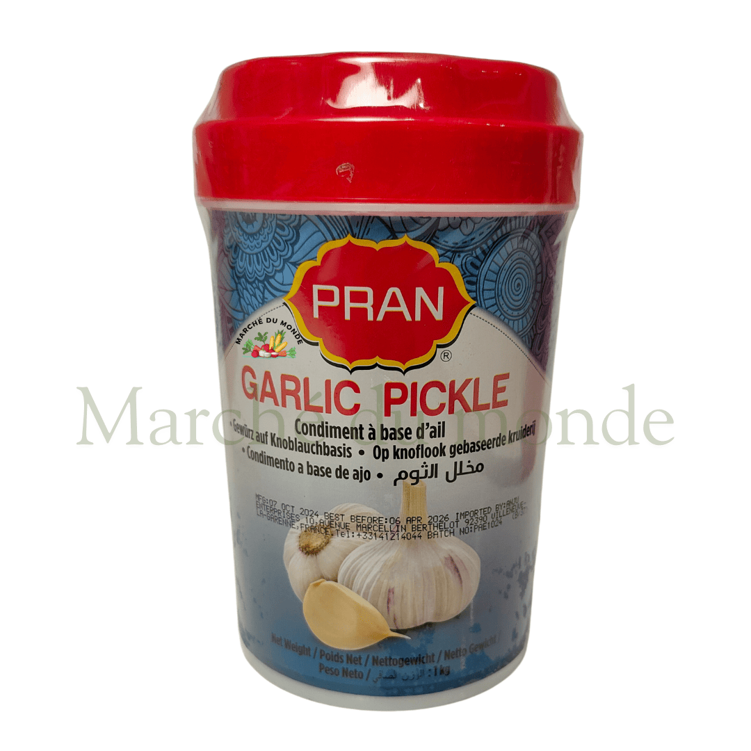 Pot de Pickle d'Ail 1kg, un condiment savoureux aux morceaux d’ail marinés et épicés.