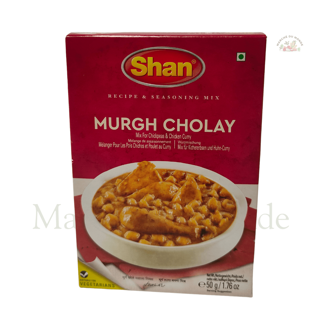 Paquet de Murgh Cholay 50g avec une assiette de poulet aux pois chiches, garni de coriandre fraîche.